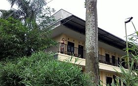 Hotel Cemerlang